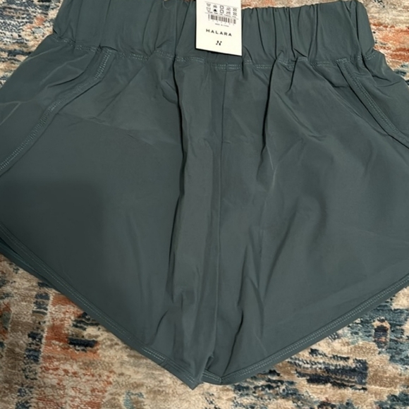 NWT Halara high waisted dolphin hem short 2” - Picture 2 of 3
